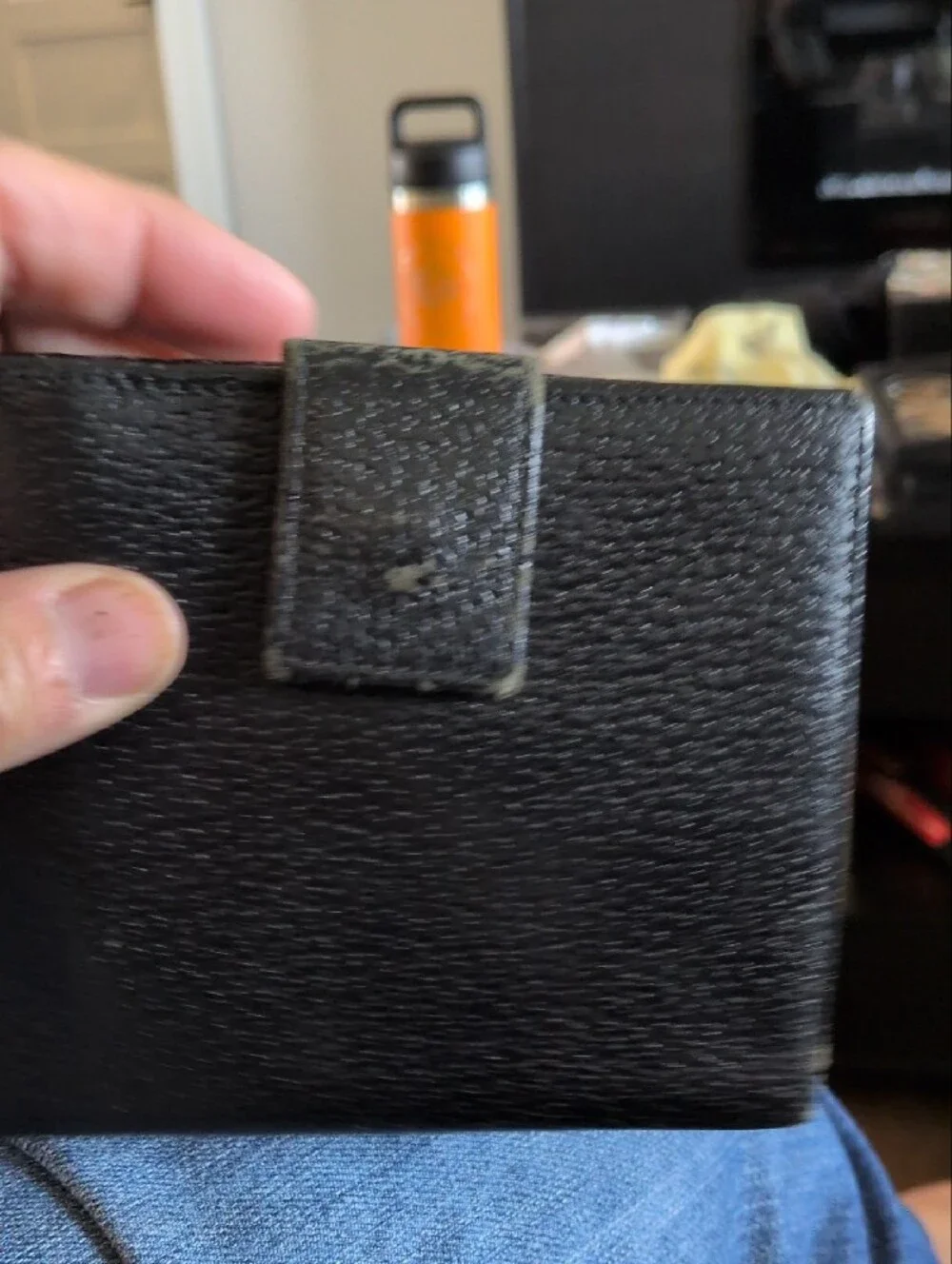 Gucci Vintage 1980s Black Leather Wallet with Silver Tone Bar